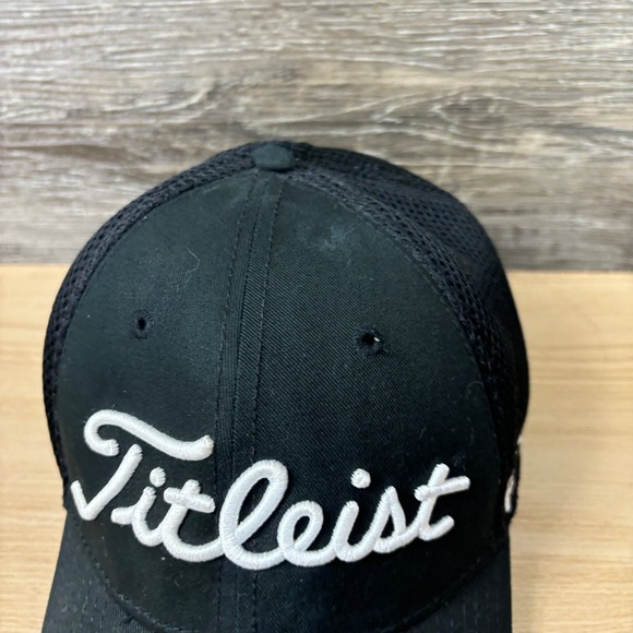 Titleist Hat Cap Fitted L/XL Black Pro V1 Tour Patch Golf Golfing Performance - Picture 4 of 11